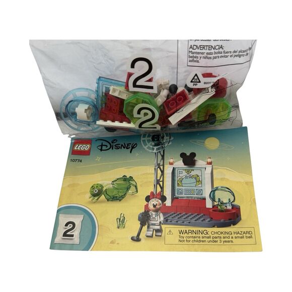 LEGO Mickey and Friends Mickey Mouse & Minnie Mouse's Space Rock 10774 Retired - Picture 7 of 8